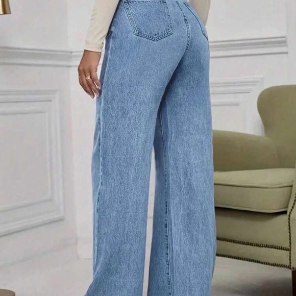 SHEIN Light Blue Flare Jeans - Picture 3 of 7